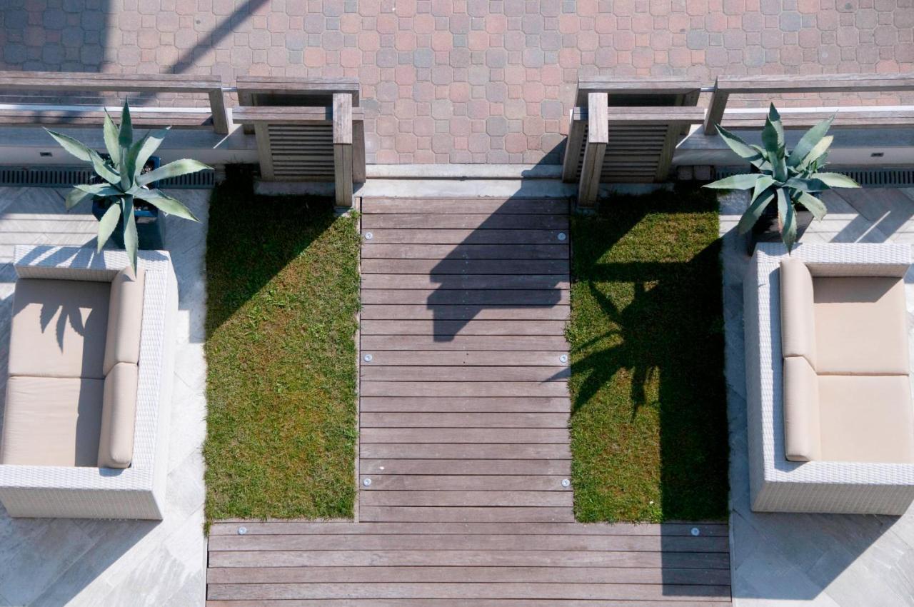 Kiss Beachfront Hotel & Restaurant Червия Экстерьер фото