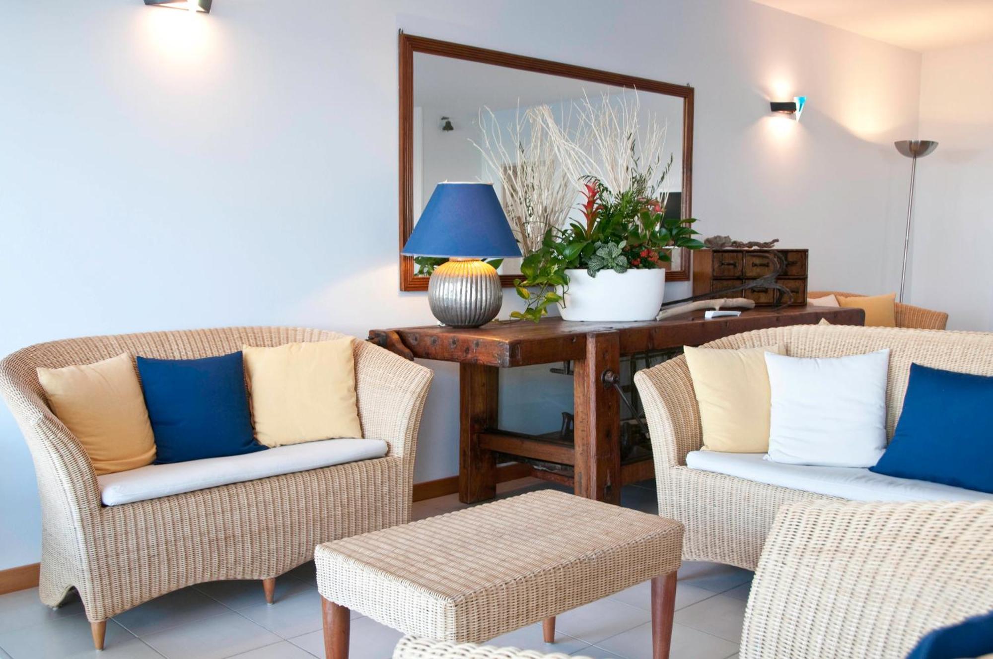 Kiss Beachfront Hotel & Restaurant Червия Экстерьер фото