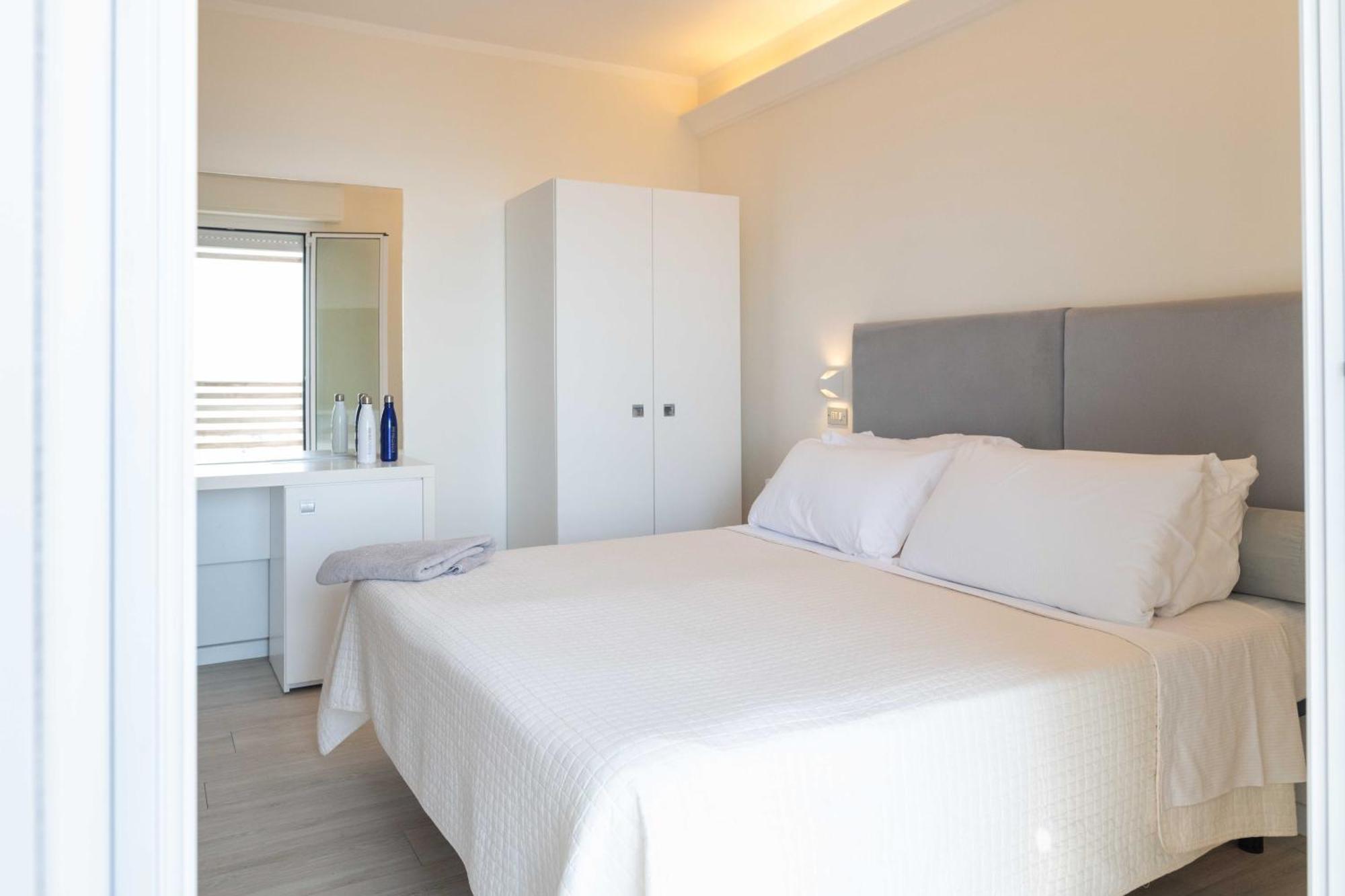Kiss Beachfront Hotel & Restaurant Червия Экстерьер фото